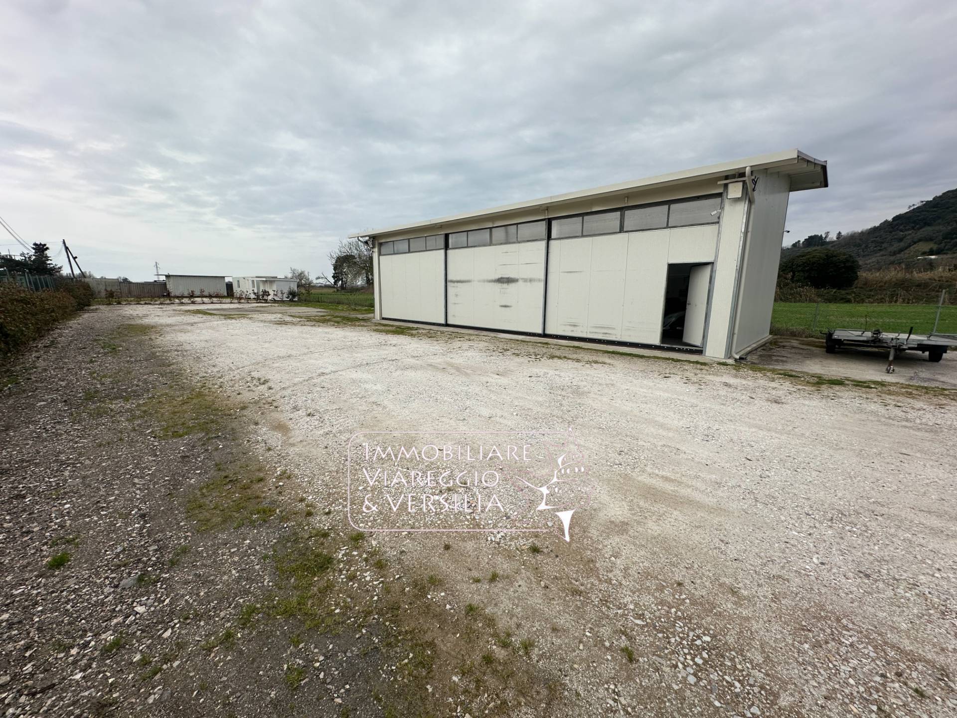 Capannone in vendita a Massarosa, Piano del Quercione