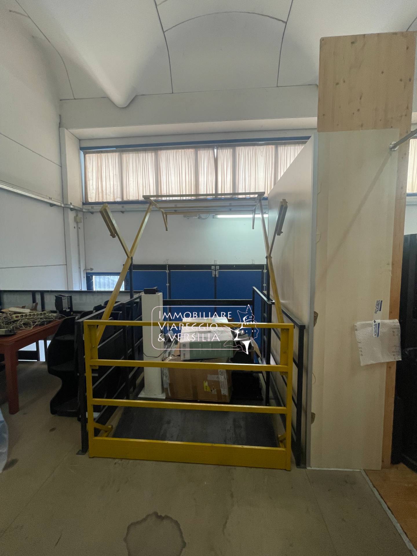 Capannone in vendita a Viareggio, Cotone