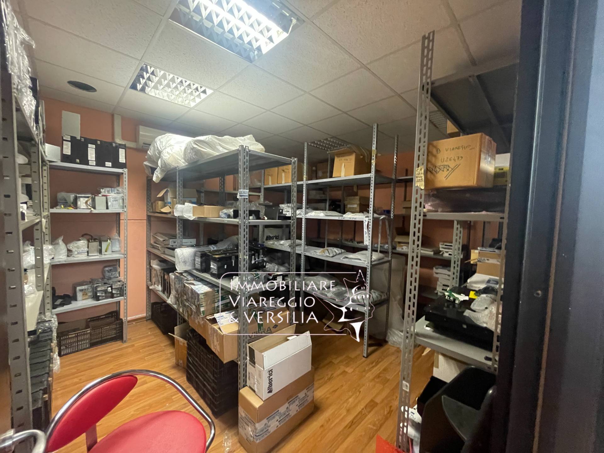 Capannone in vendita a Viareggio, Cotone