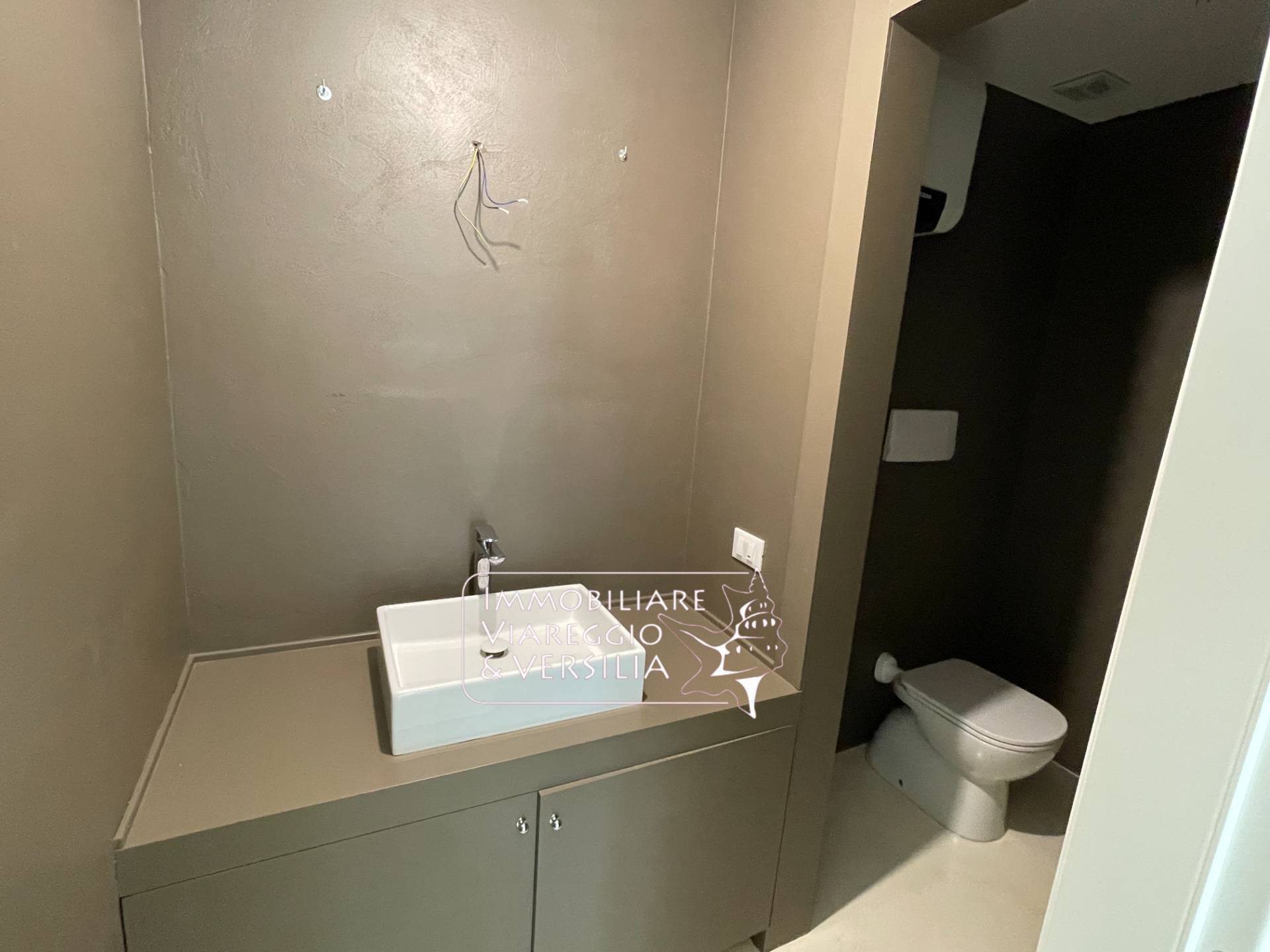 Studio/Ufficio in vendita a Viareggio, Terminetto