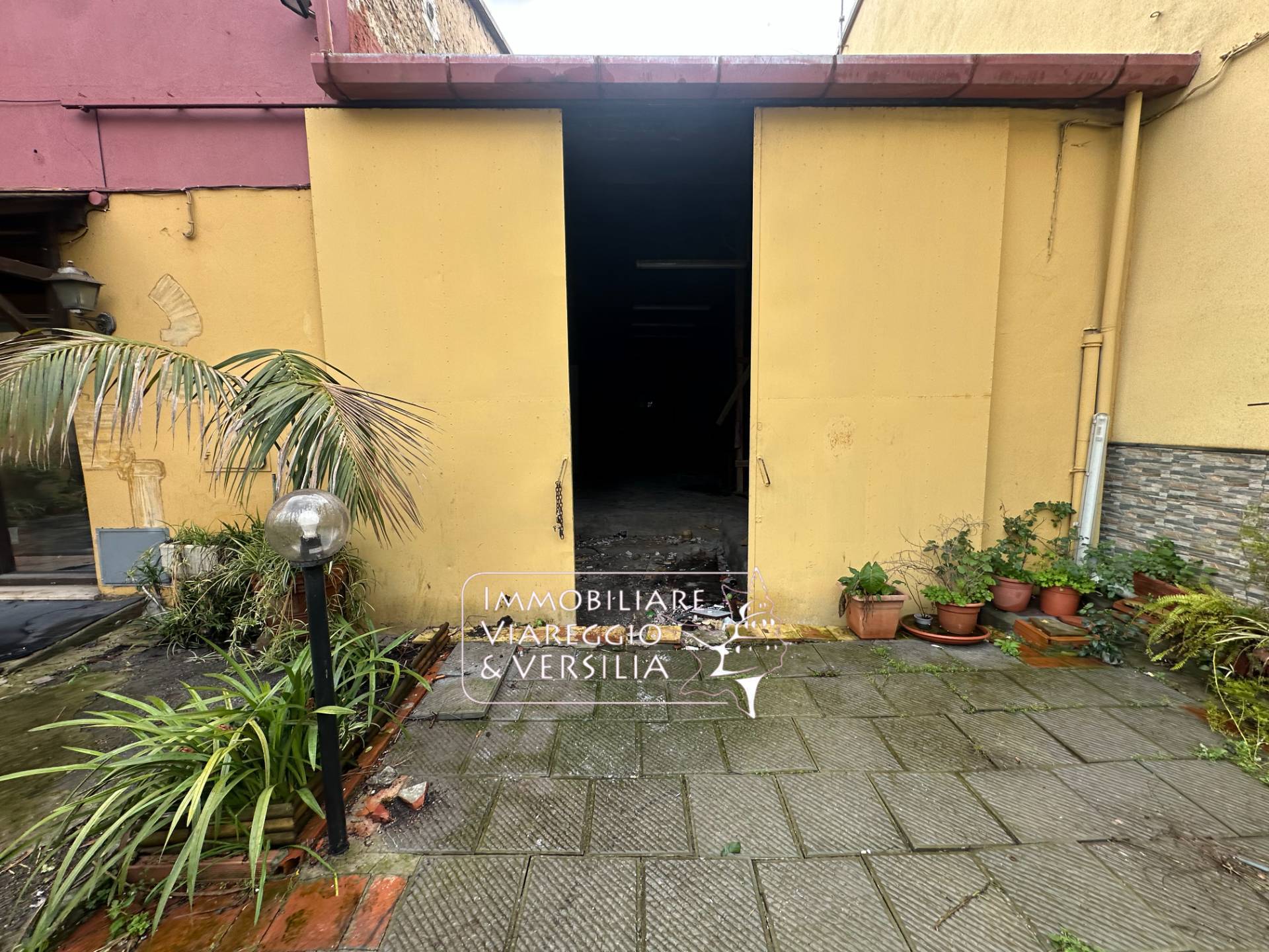 Magazzino in affitto a Viareggio, Varignano