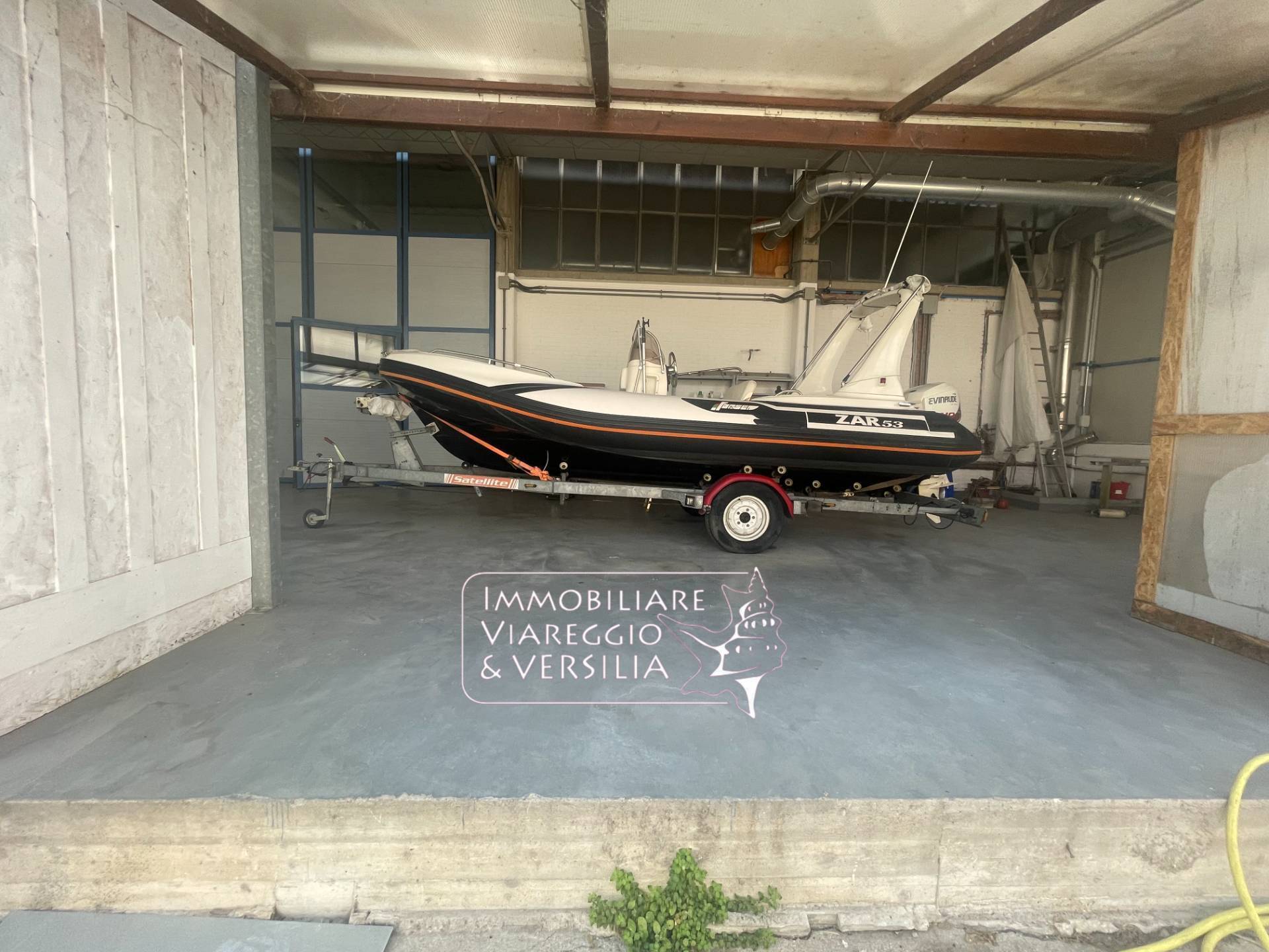 Capannone in vendita a Camaiore, Capezzano Pianore