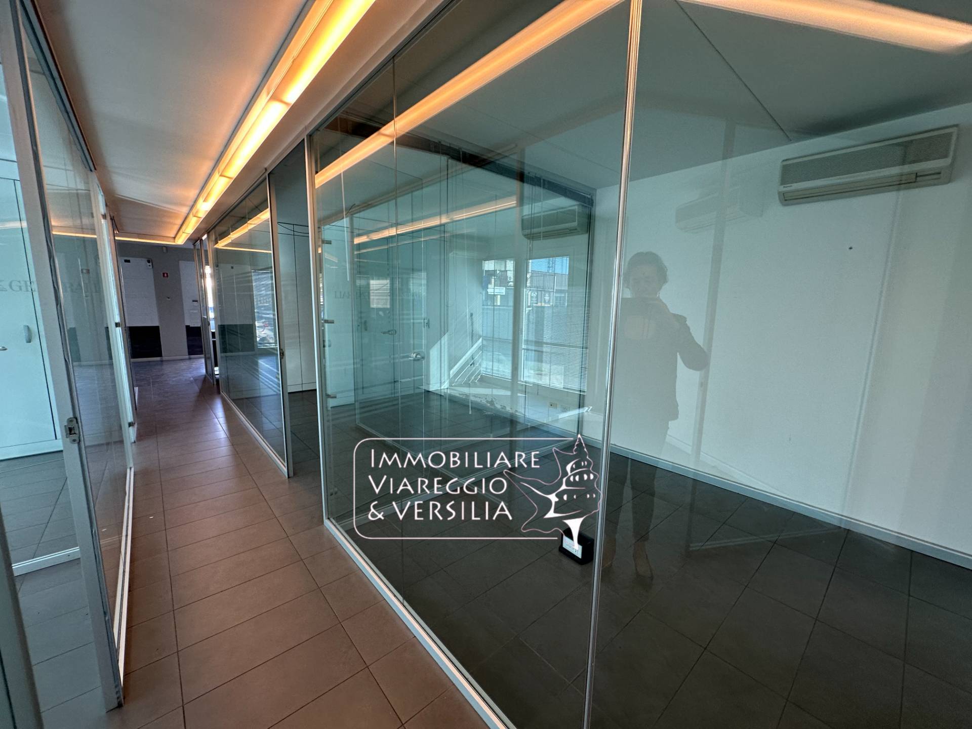 Locale commerciale in vendita a Viareggio, Migliarina