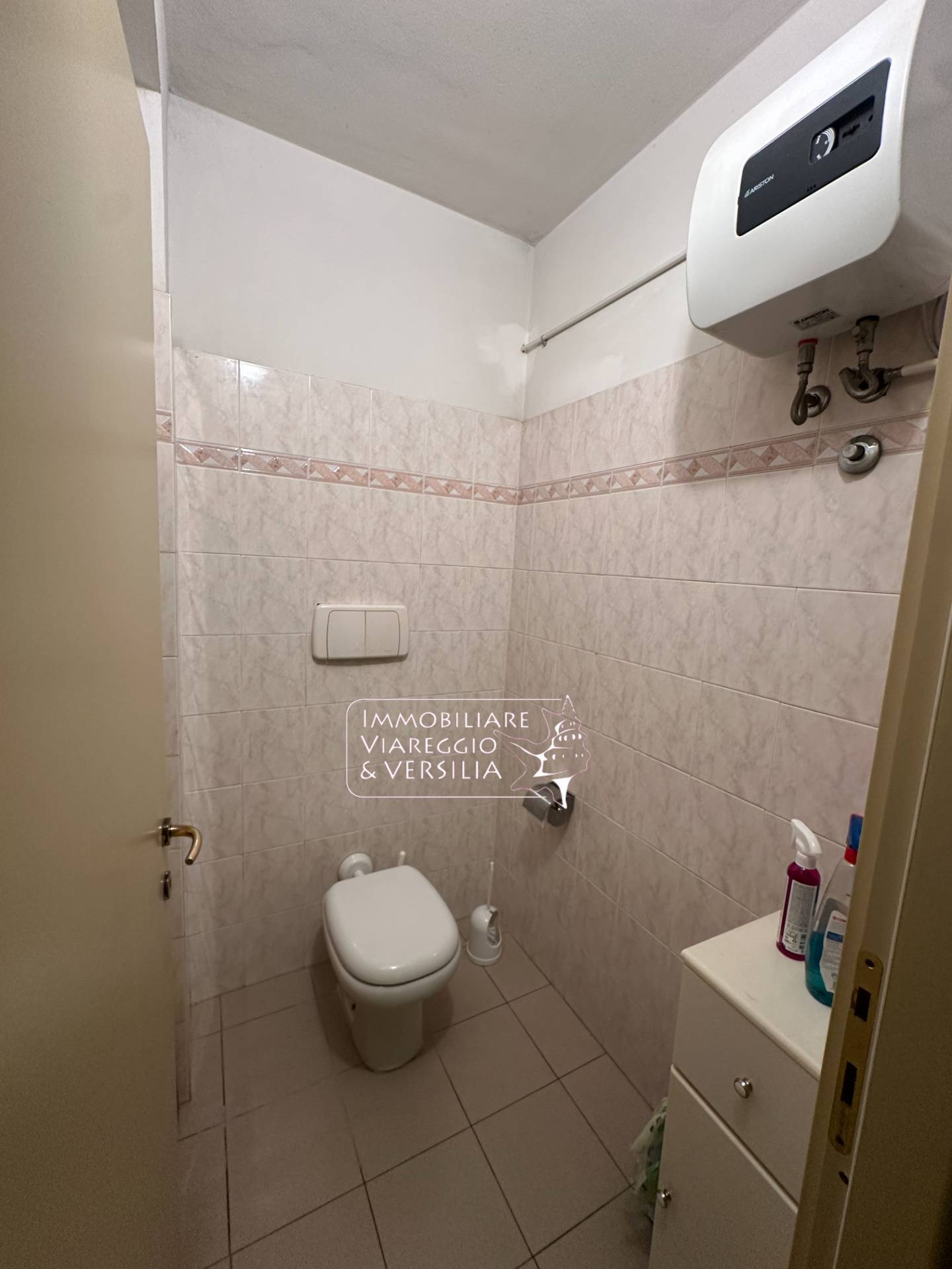 Studio/Ufficio in vendita a Viareggio, Terminetto