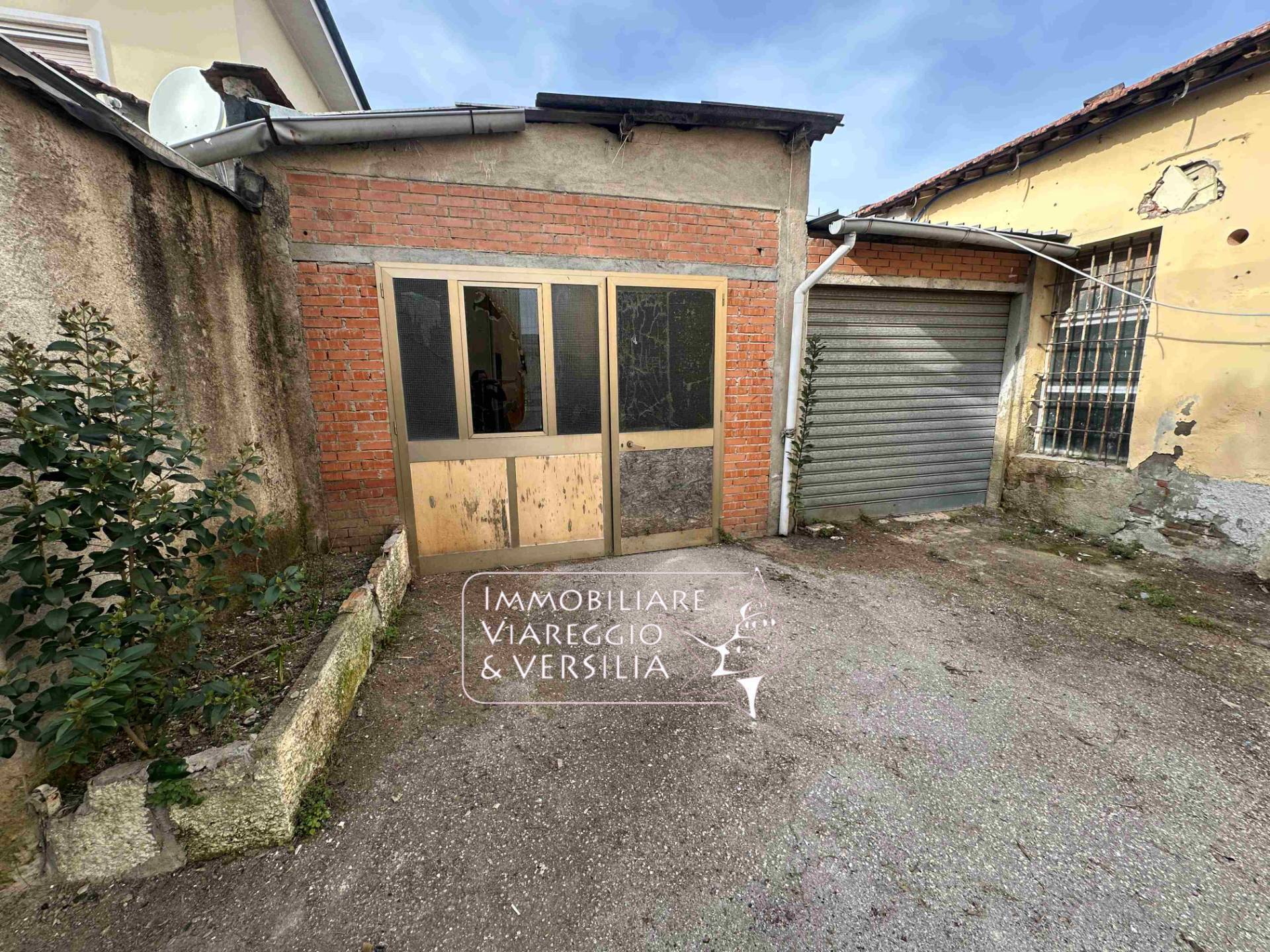 Box o garage in vendita a Fucecchio