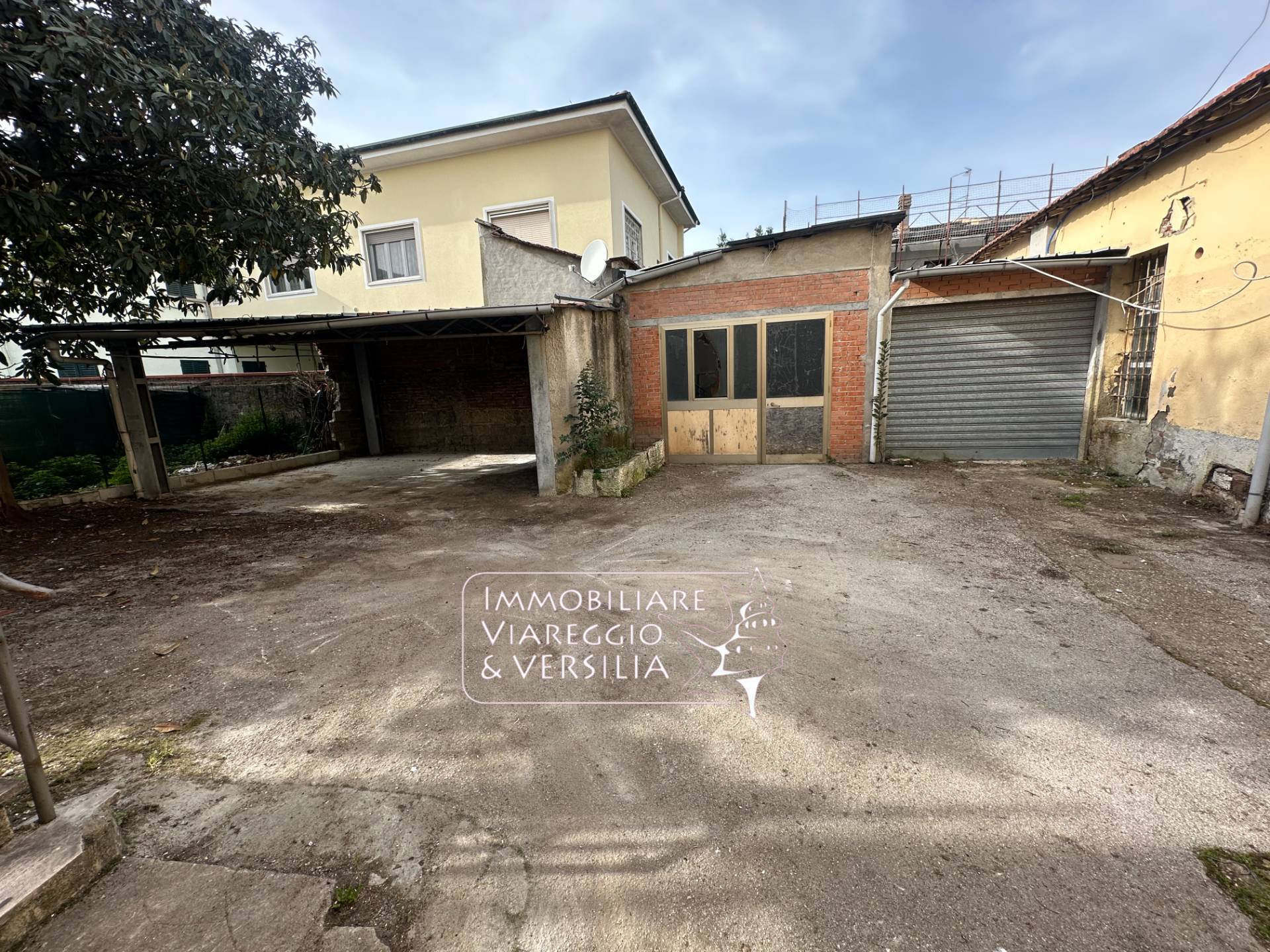 Box o garage in vendita a Fucecchio