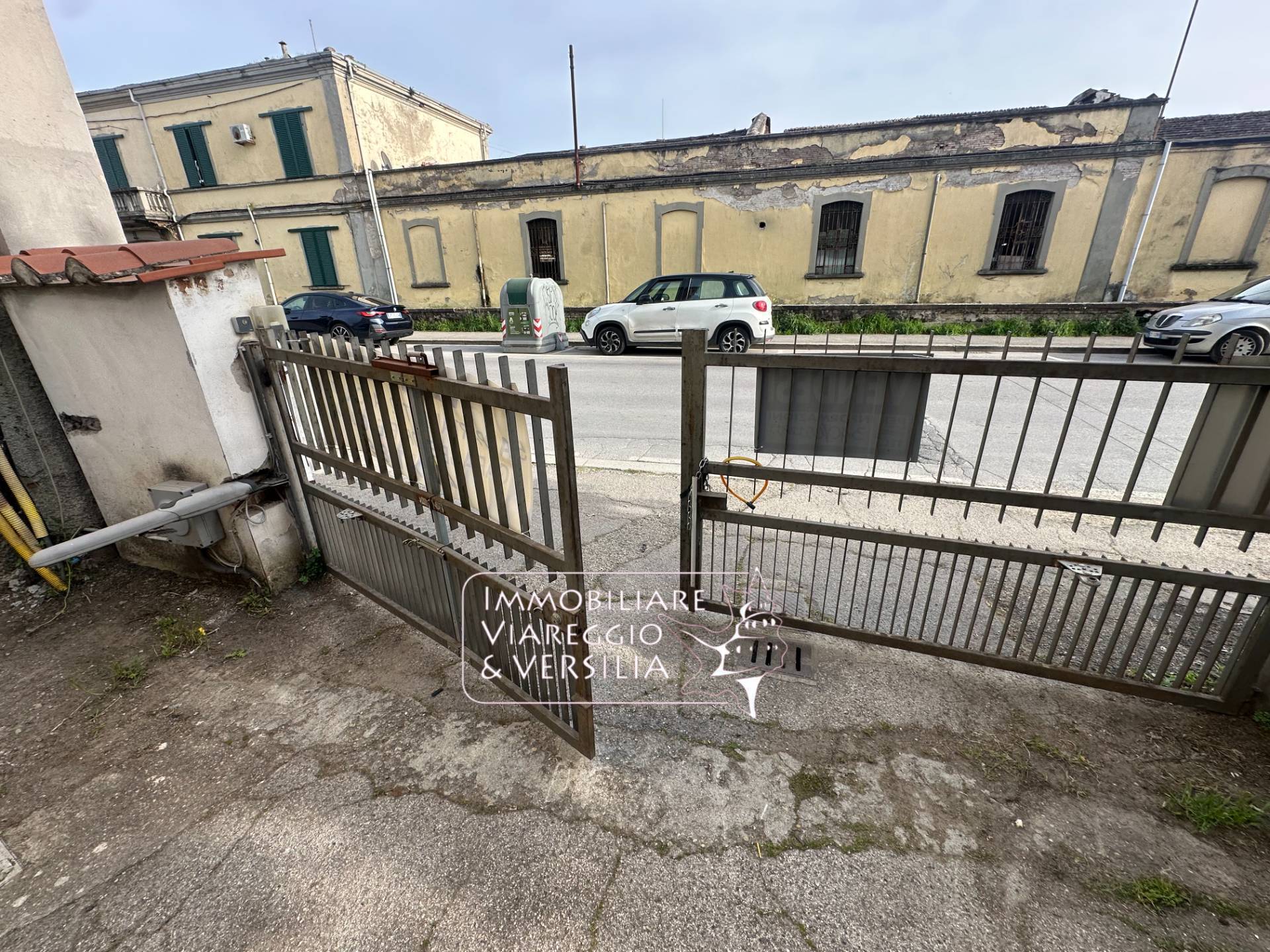 Box o garage in vendita a Fucecchio