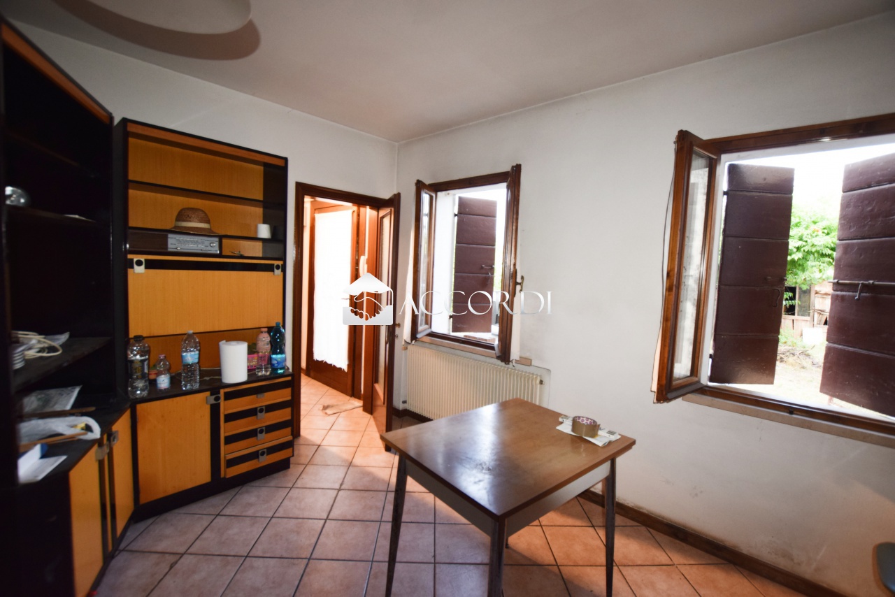 Rustico con giardino a Paese