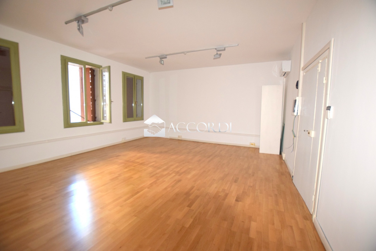 Ufficio in affitto a Montebelluna