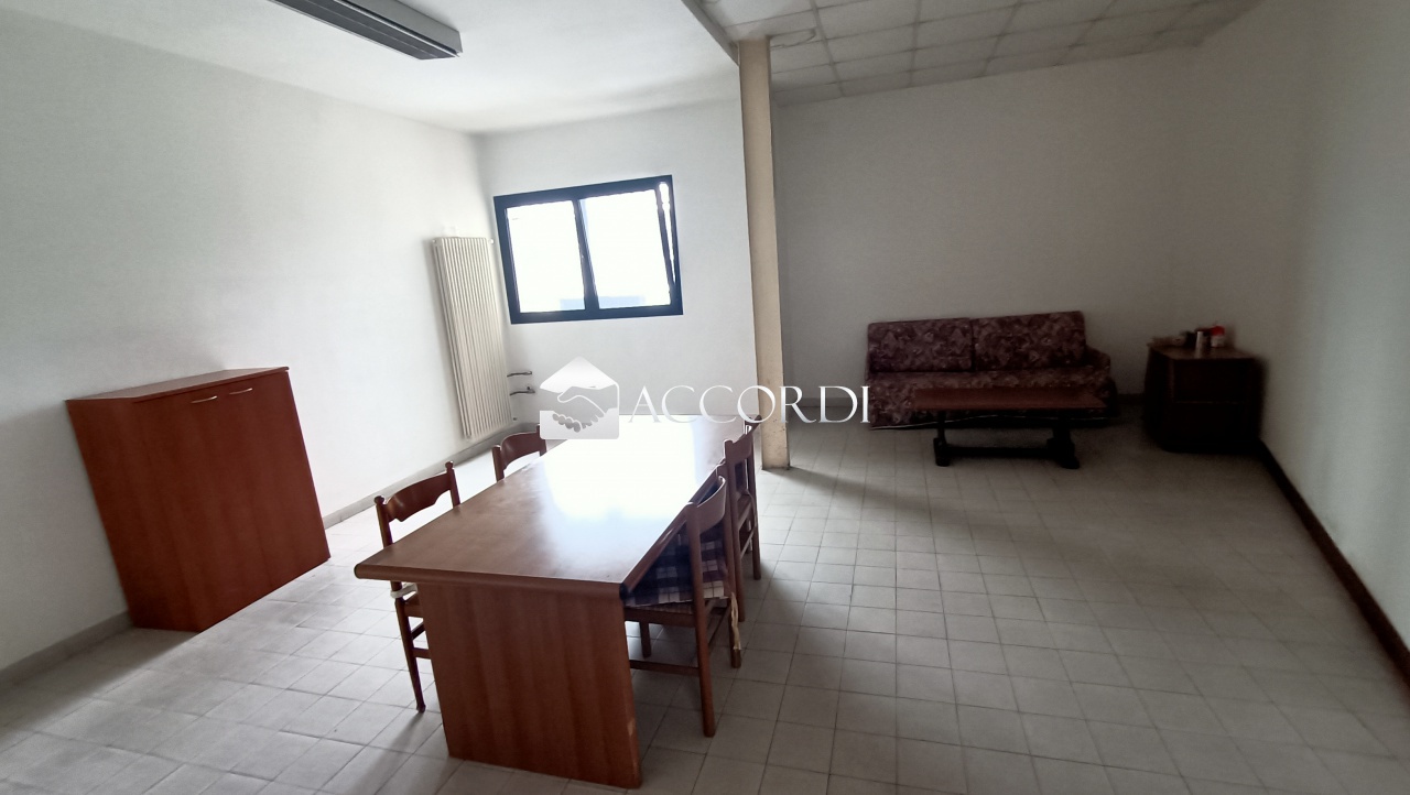 Capannone in affitto a Pederobba