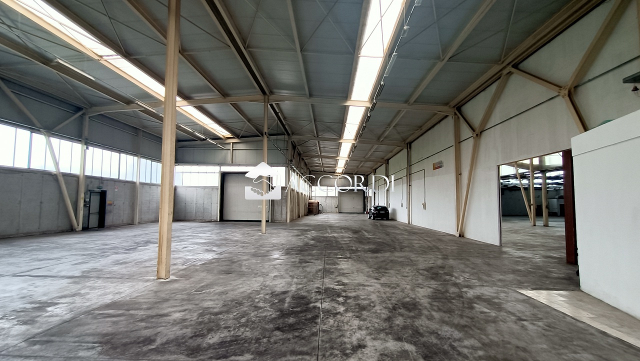 Capannone in affitto a Pederobba