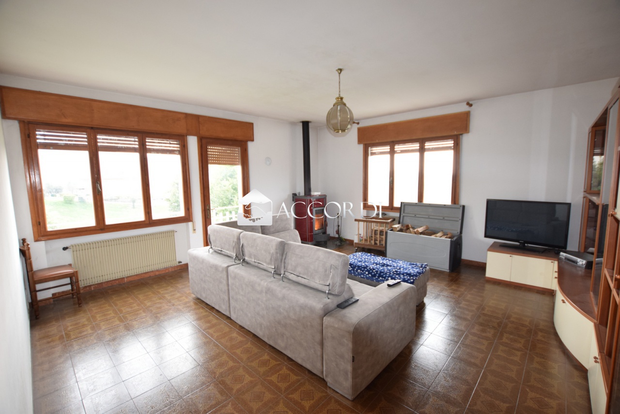 Casa indipendente con giardino a Monfumo