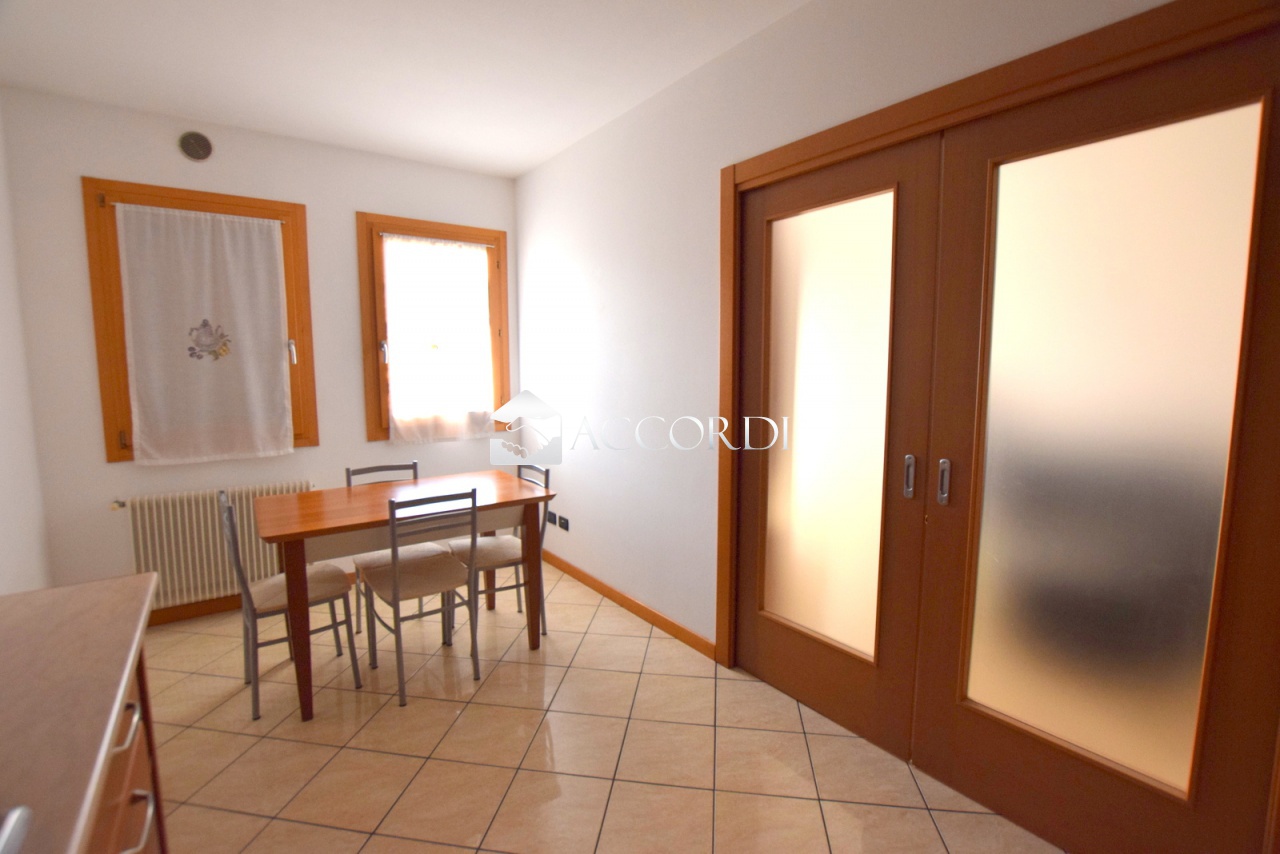 Casa indipendente in vendita a Giavera del Montello