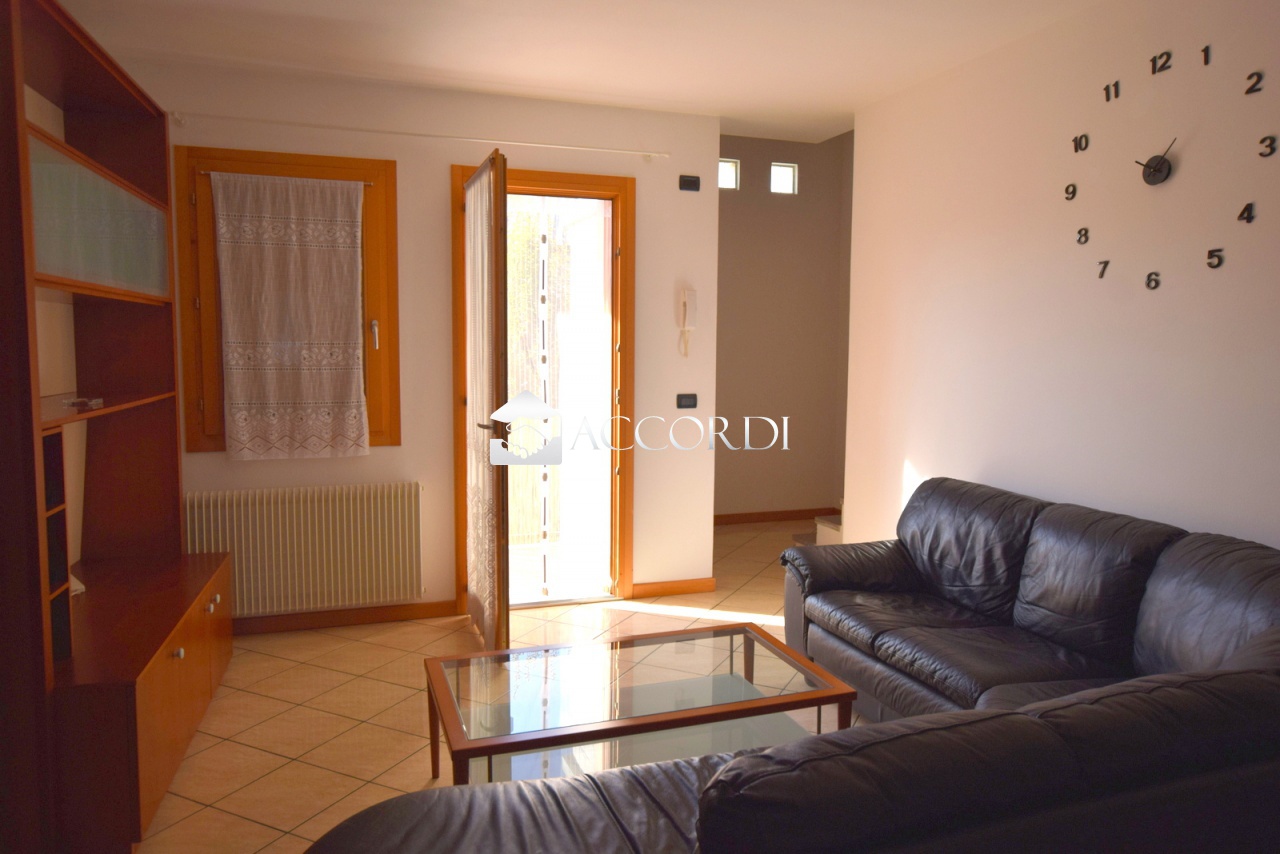 Casa indipendente in vendita a Giavera del Montello