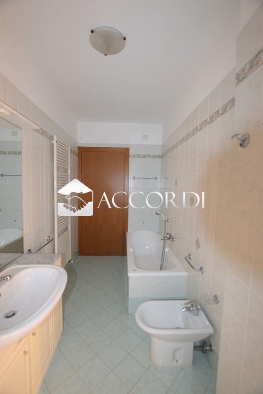 Trilocale arredato in affitto a Montebelluna