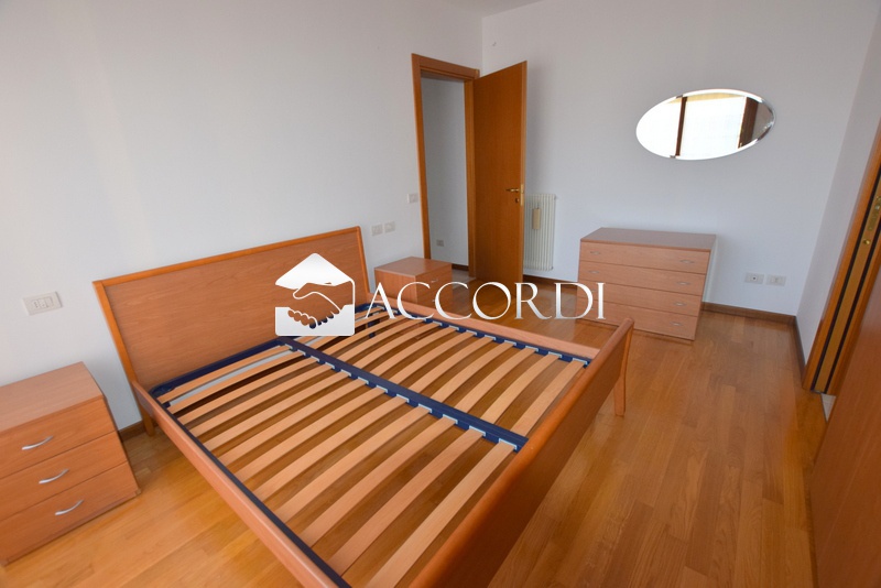 Trilocale arredato in affitto a Montebelluna