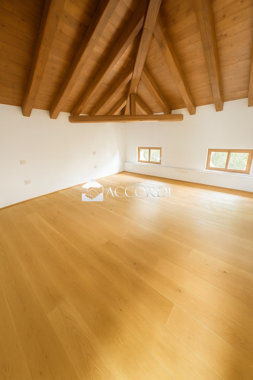 Trilocale con terrazzo a Montebelluna