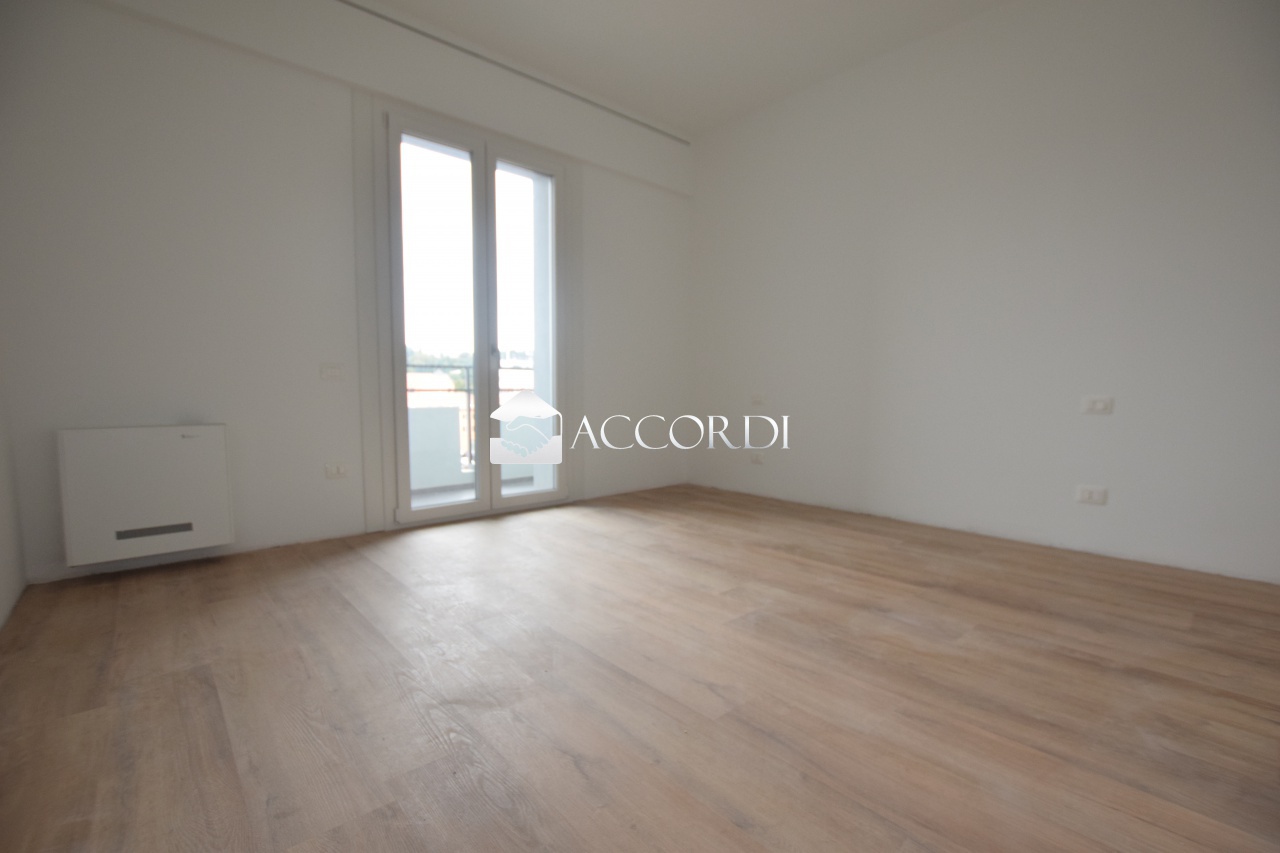 Trilocale con terrazzo a Montebelluna