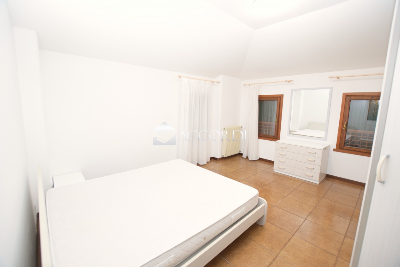 Trilocale in affitto a Montebelluna