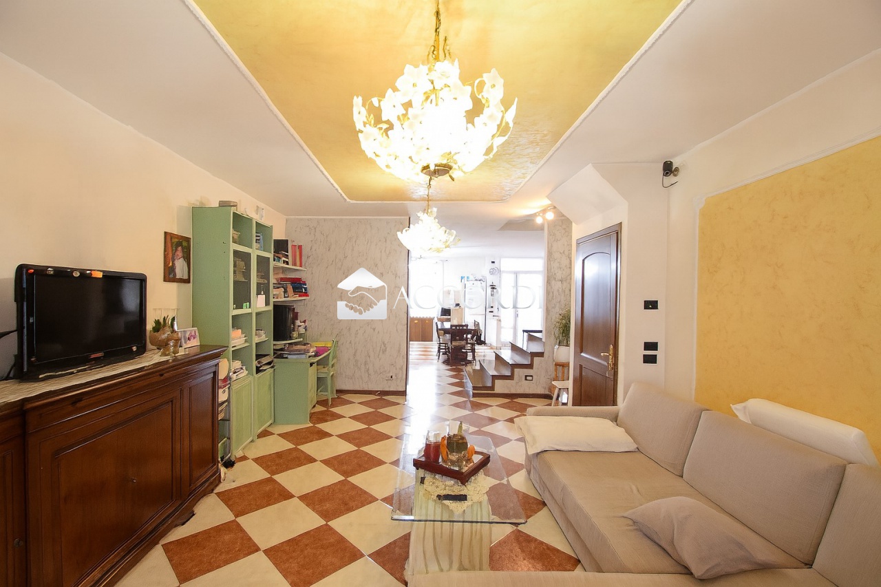 Villa con giardino a Caerano di San Marco