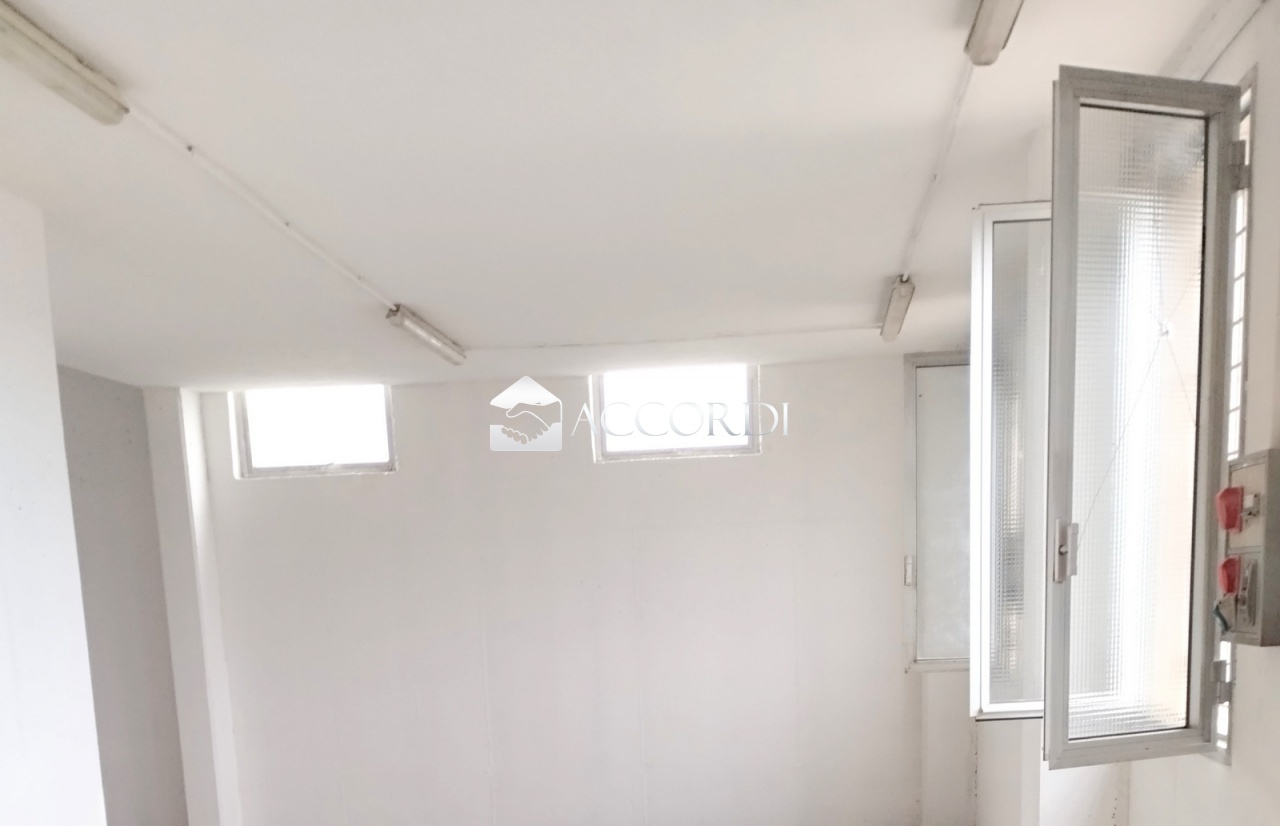 Capannone in vendita a Maser