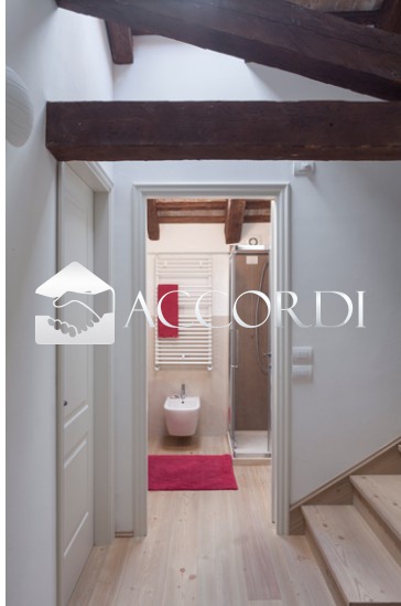 Stabile/Palazzo con box a Trevignano