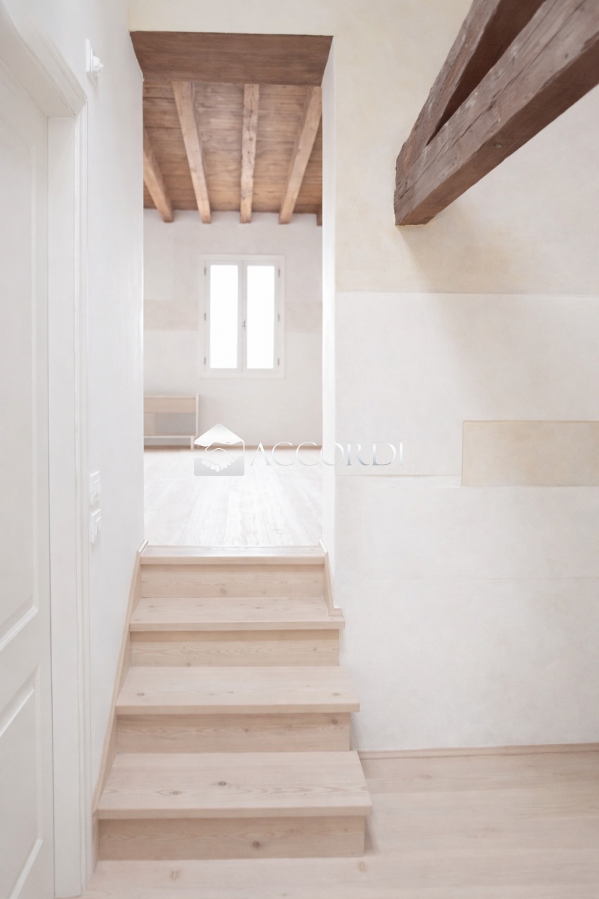 Stabile/Palazzo con box a Trevignano