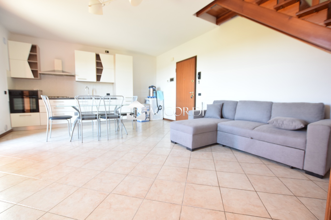 Trilocale con terrazzo a Asolo