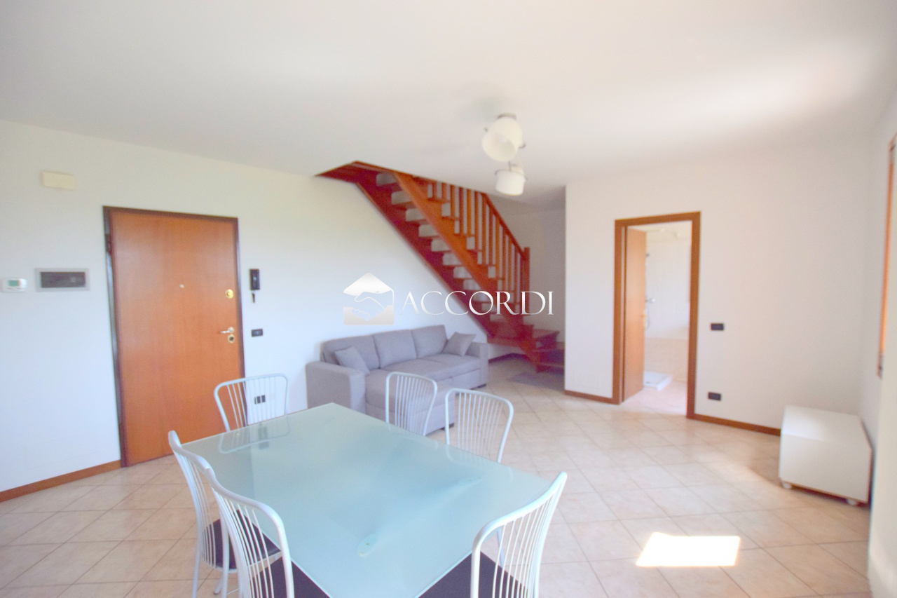 Trilocale con terrazzo a Asolo