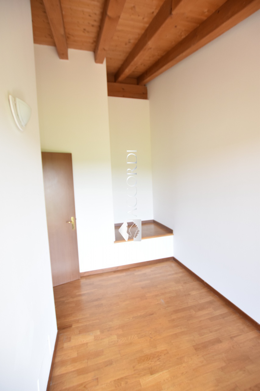 Trilocale con terrazzo a Asolo