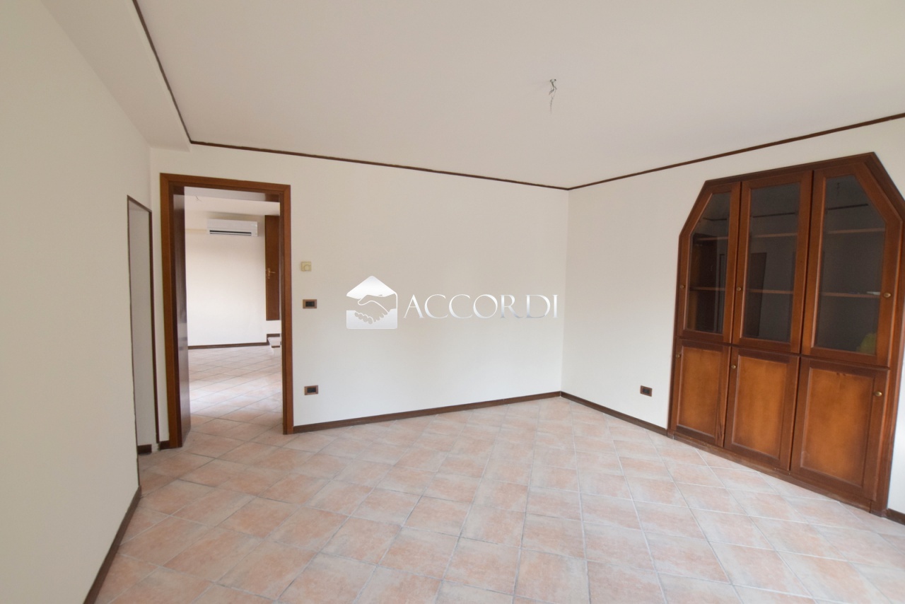 Casa indipendente con terrazzo a Giavera del Montello