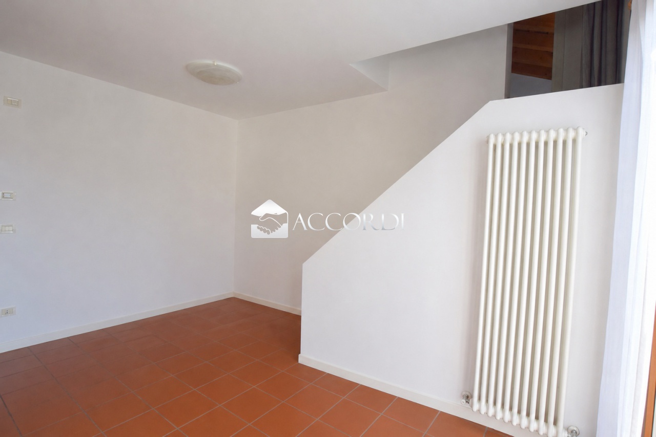 Trilocale con terrazzo a Montebelluna