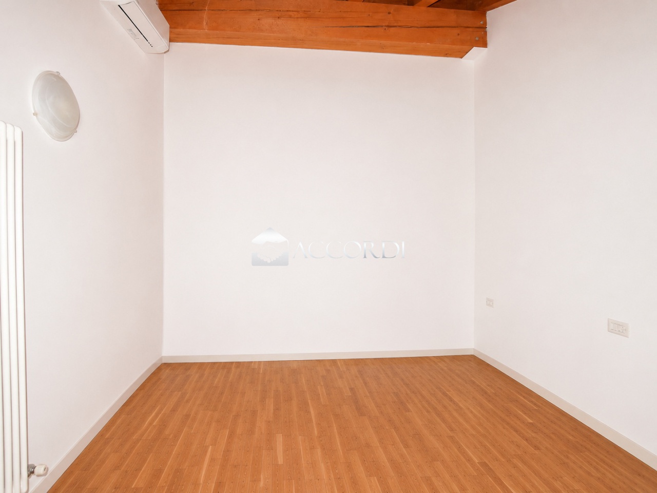 Trilocale con terrazzo a Montebelluna