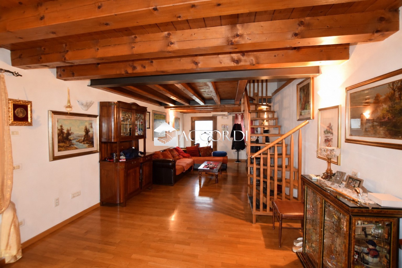 Casa indipendente con giardino a Vidor
