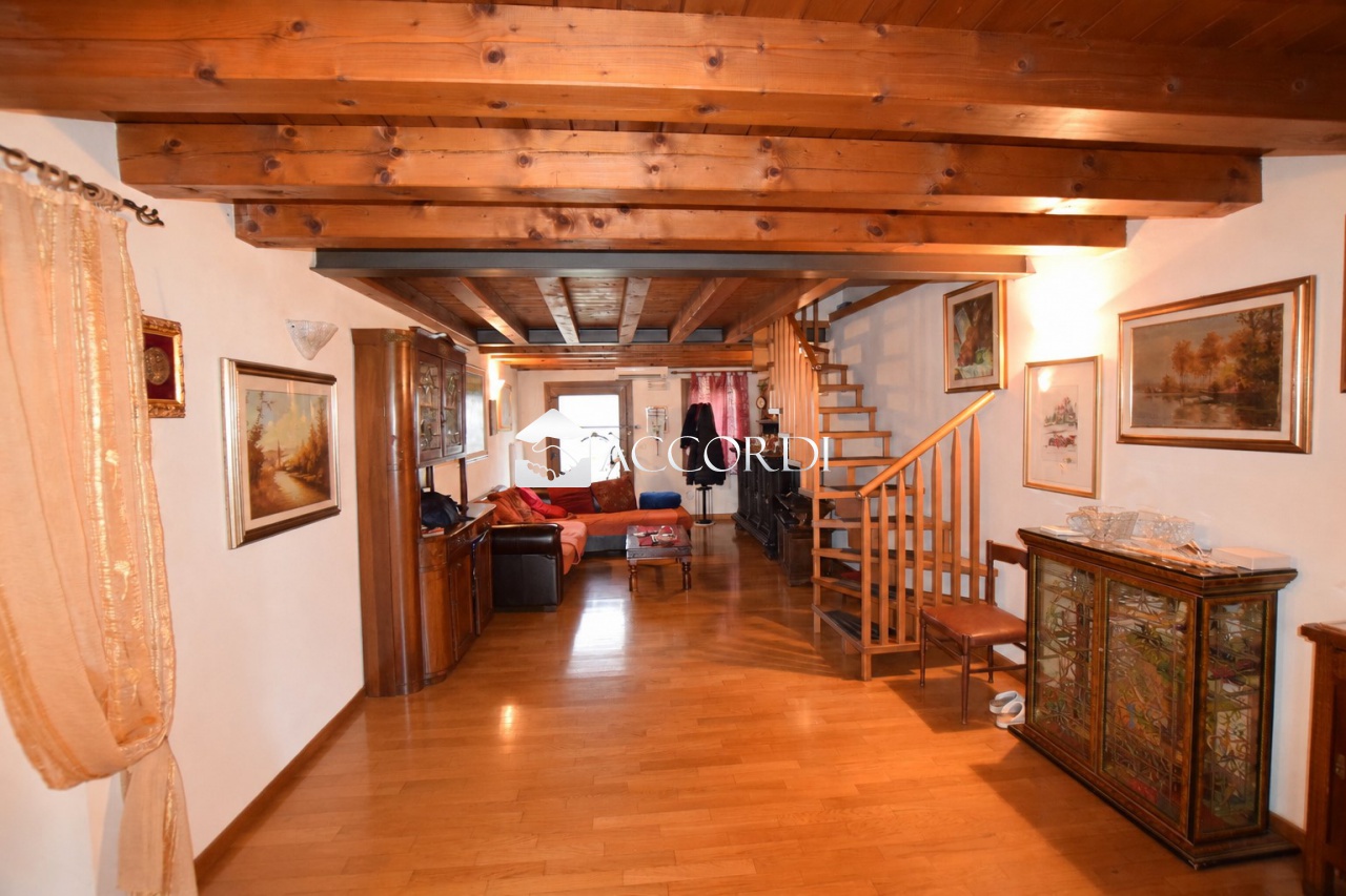 Casa indipendente con giardino a Vidor