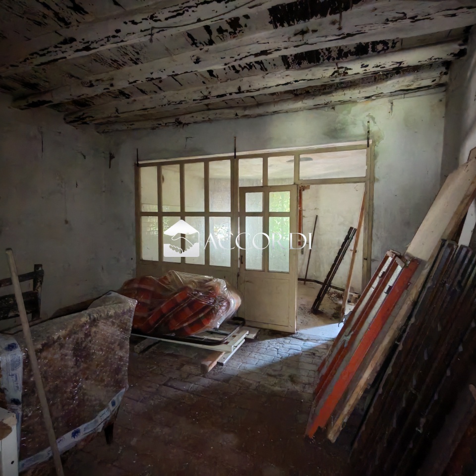 Casa indipendente da ristrutturare a Paderno del Grappa