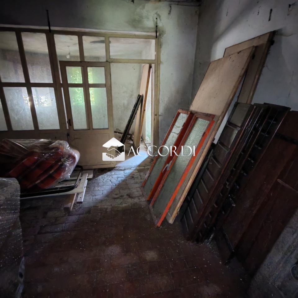 Casa indipendente da ristrutturare a Paderno del Grappa