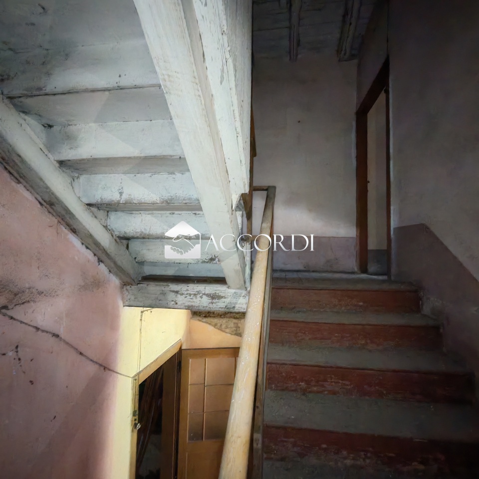 Casa indipendente da ristrutturare a Paderno del Grappa