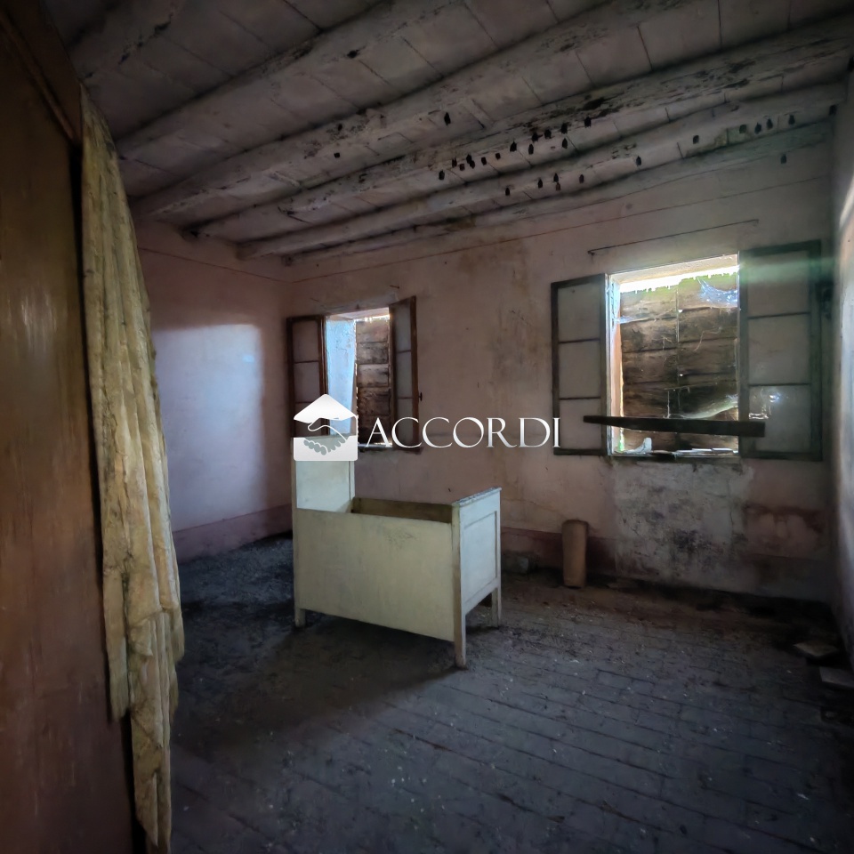 Casa indipendente da ristrutturare a Paderno del Grappa