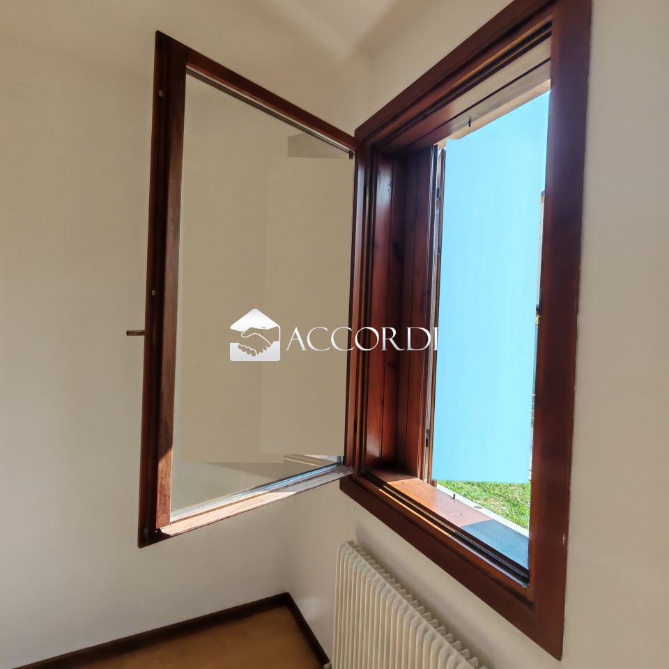 Bilocale con box a Asolo
