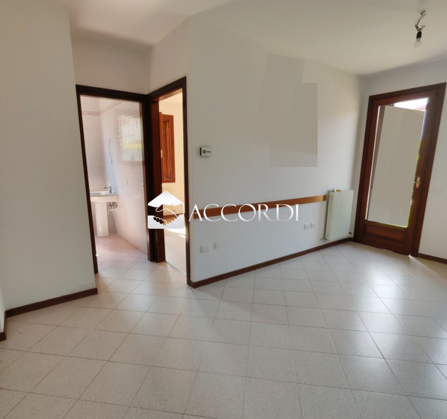 Bilocale con box a Asolo