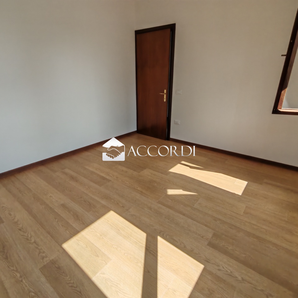 Bilocale con box a Asolo