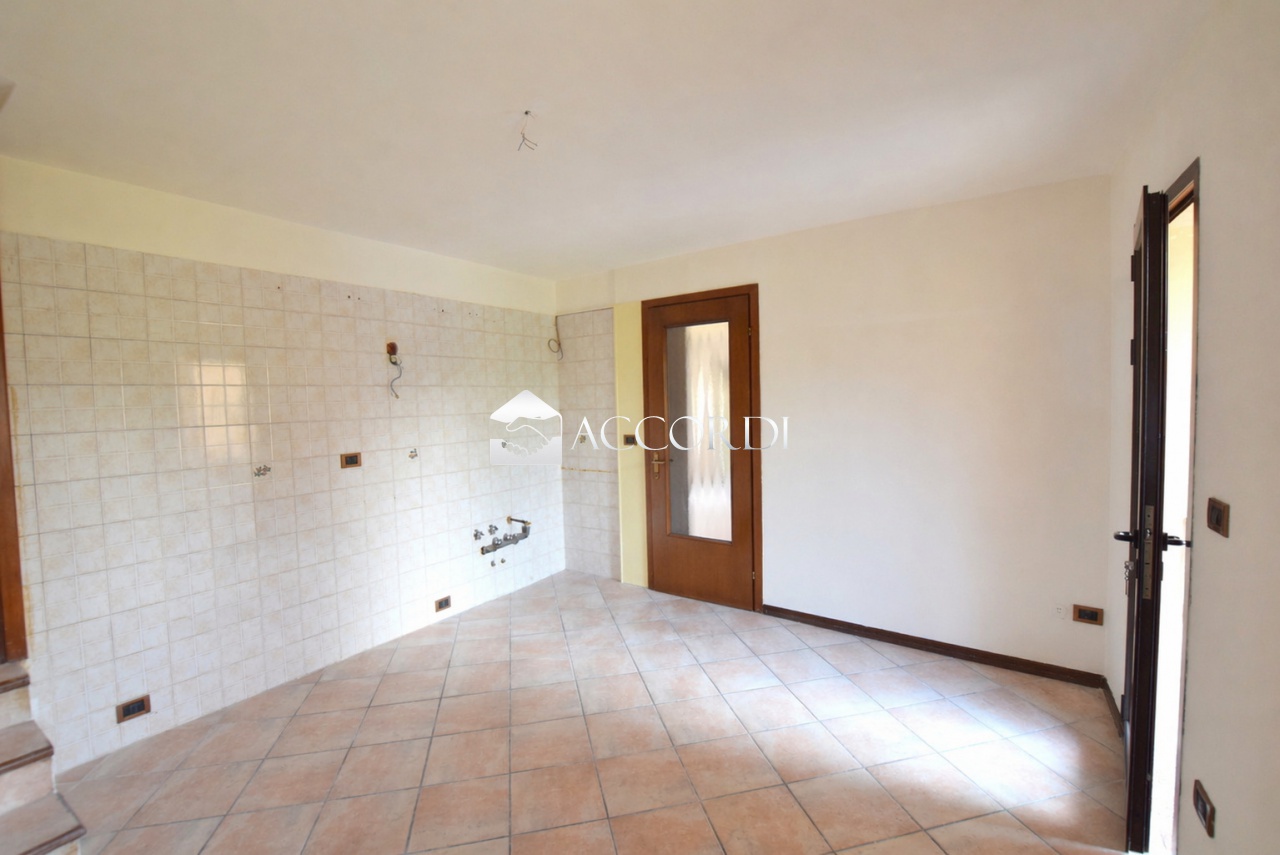 Casa indipendente con terrazzo a Giavera del Montello