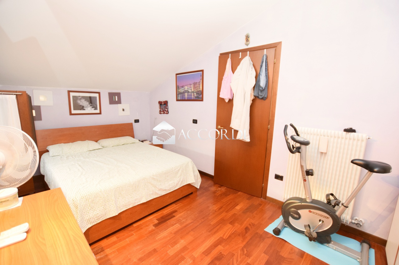 Casa indipendente con giardino a Povegliano