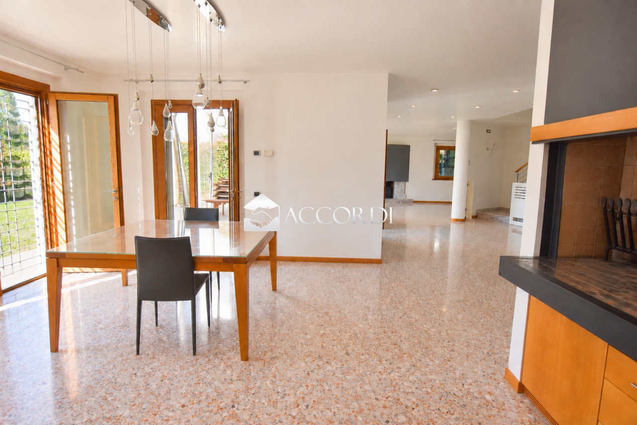Villa con giardino a Montebelluna
