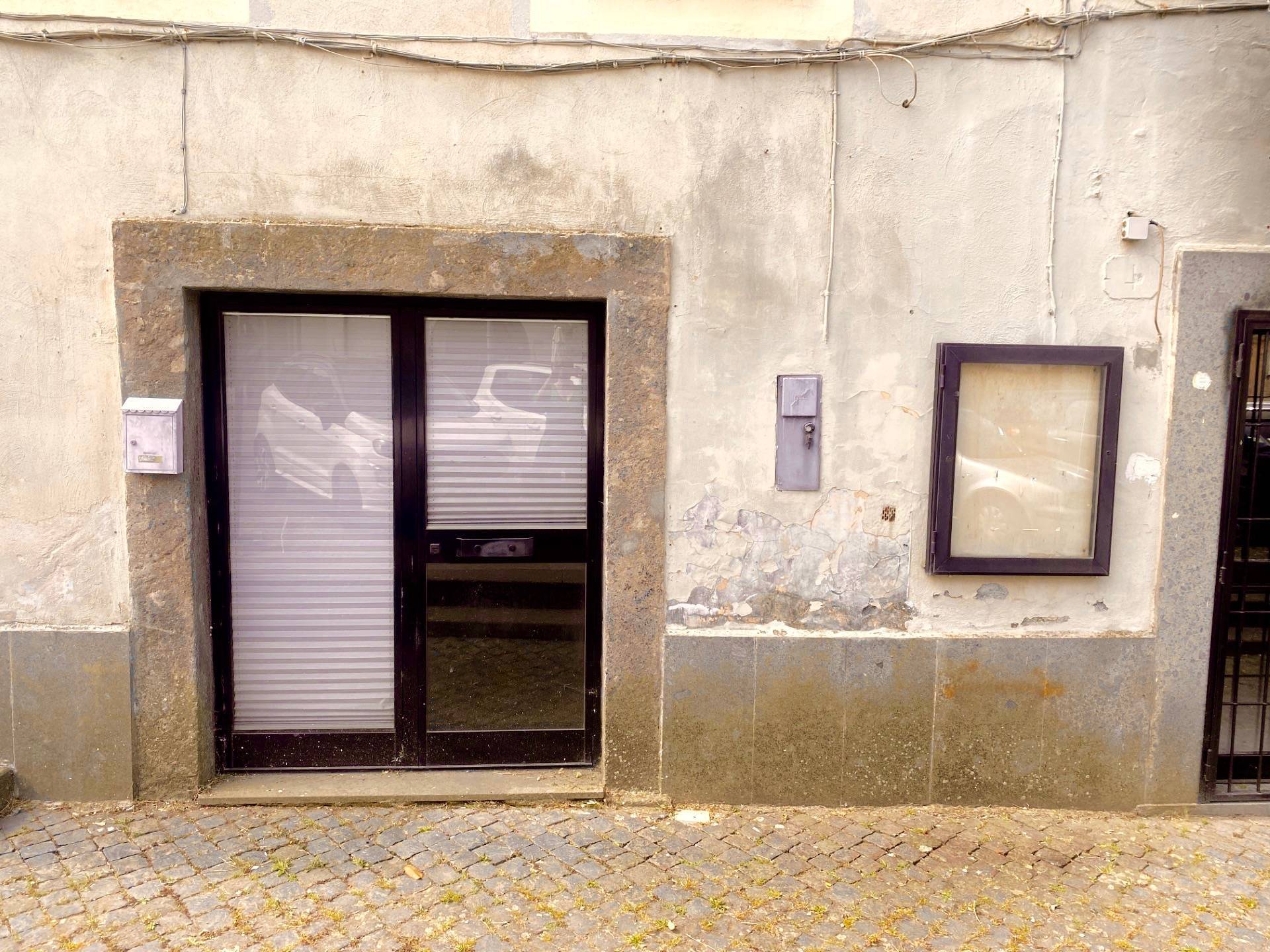 Locale commerciale in vendita a Vetralla