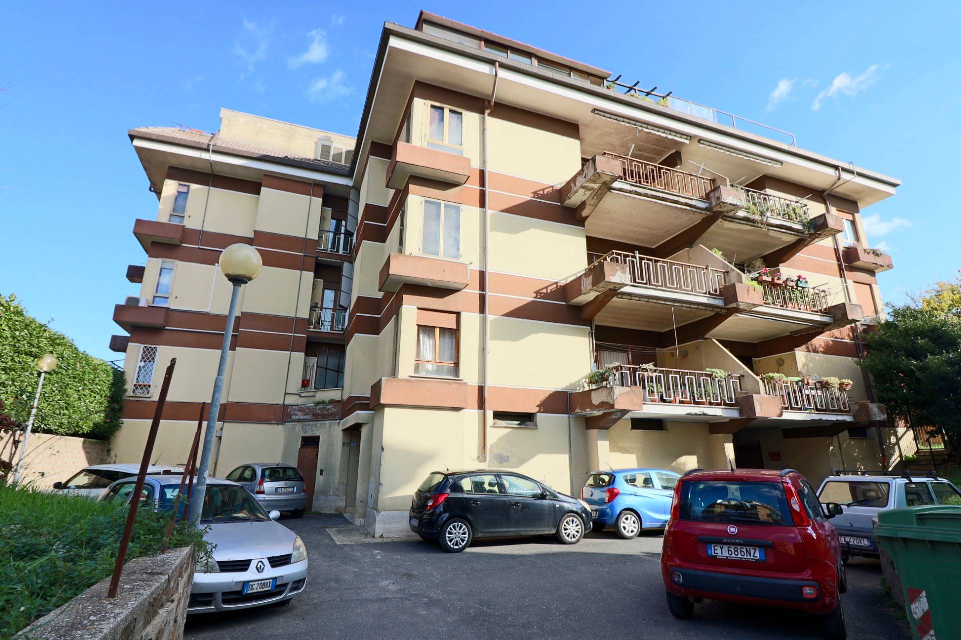 Appartamento in vendita a Ronciglione, semi-centrale