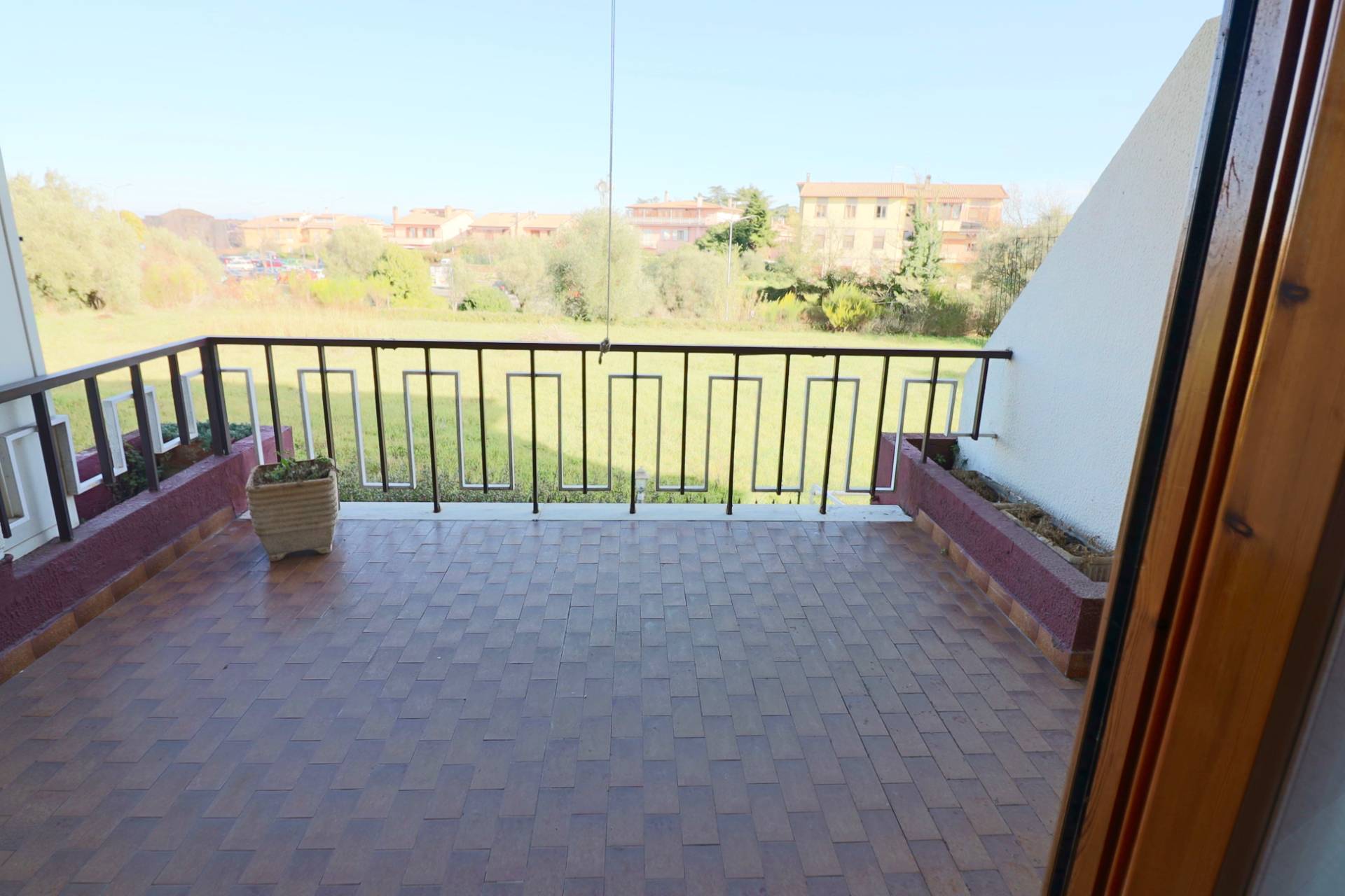 Appartamento in vendita a Ronciglione, semi-centrale