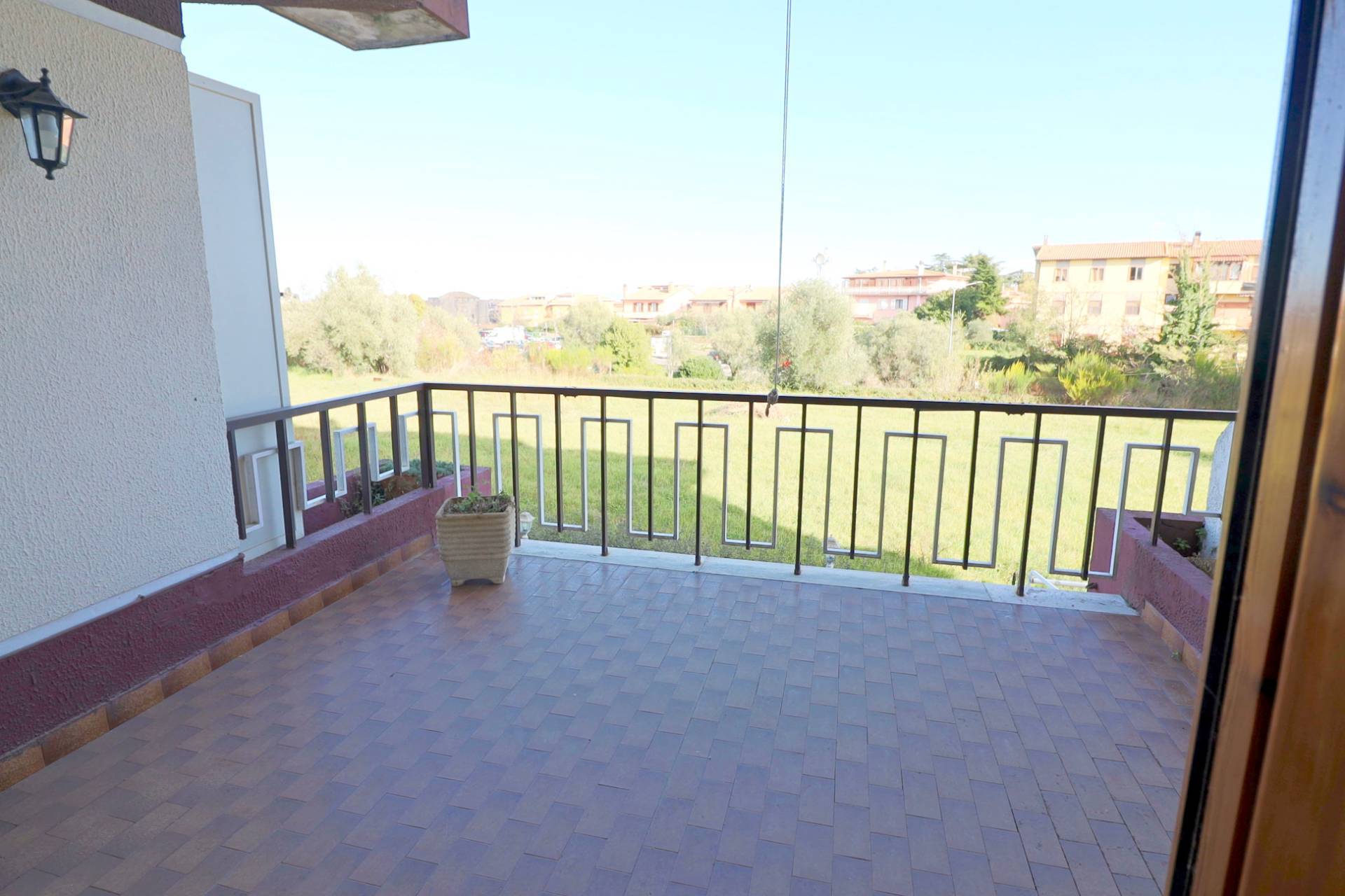 Appartamento in vendita a Ronciglione, semi-centrale