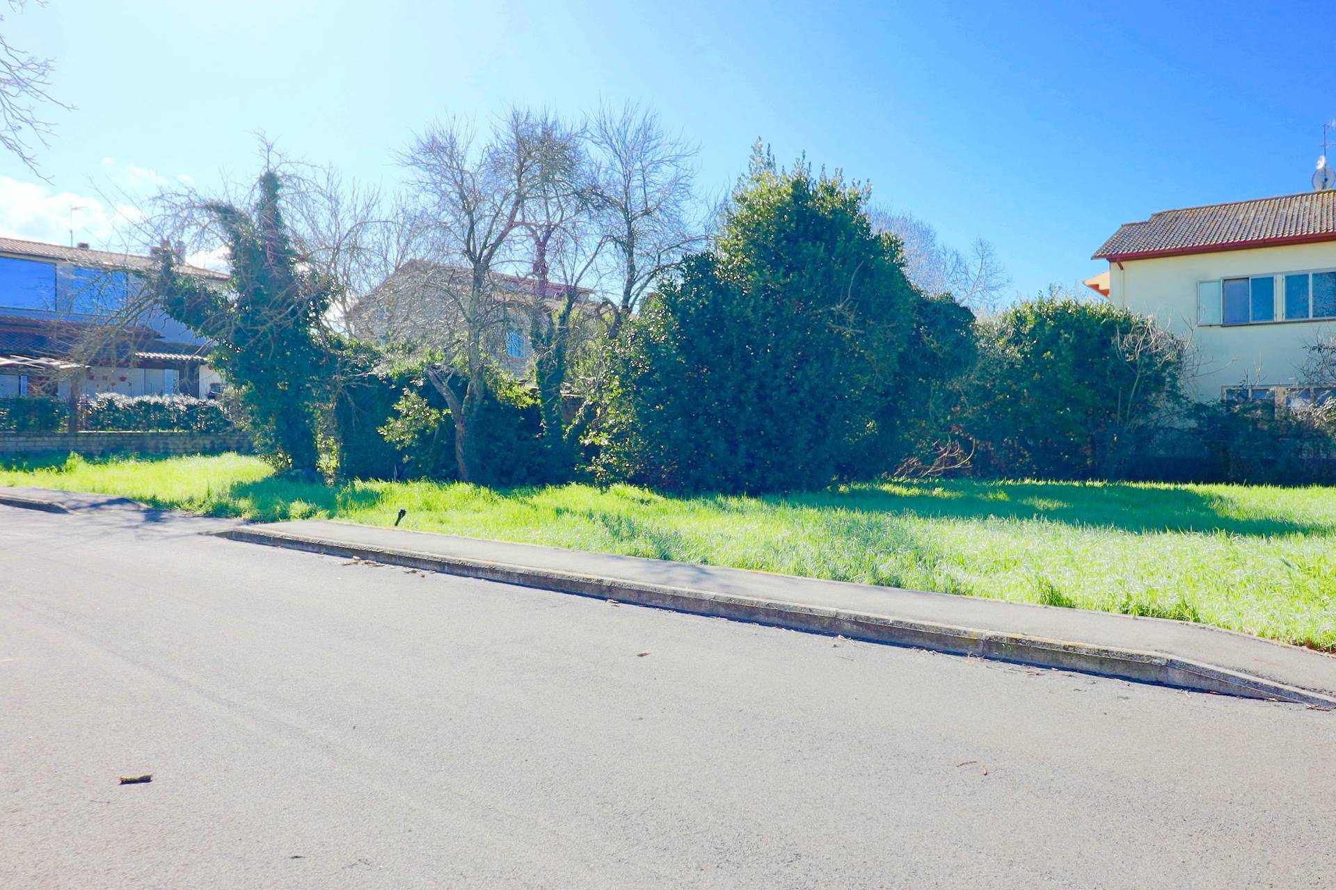 Terreno residenziale in vendita a Vetralla, Giardino